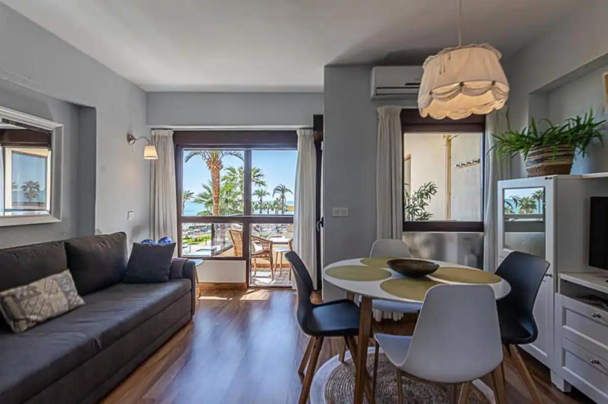 Encantador Apartamento En Primera Linea De Playa Бенальмадена Экстерьер фото