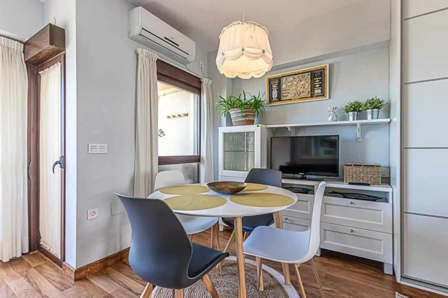 Encantador Apartamento En Primera Linea De Playa Бенальмадена Экстерьер фото