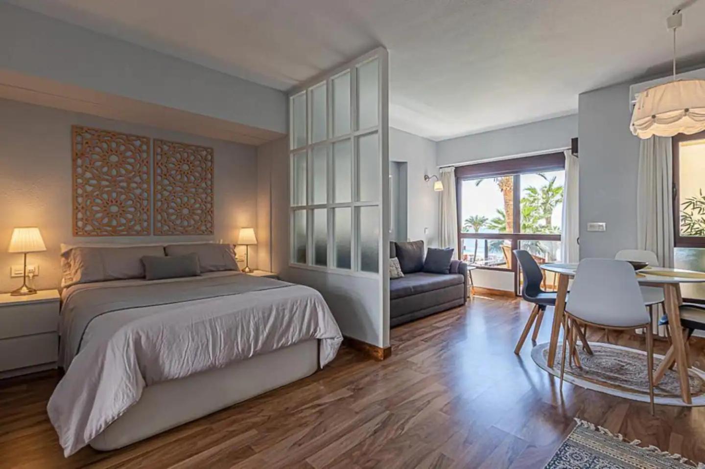 Encantador Apartamento En Primera Linea De Playa Бенальмадена Экстерьер фото