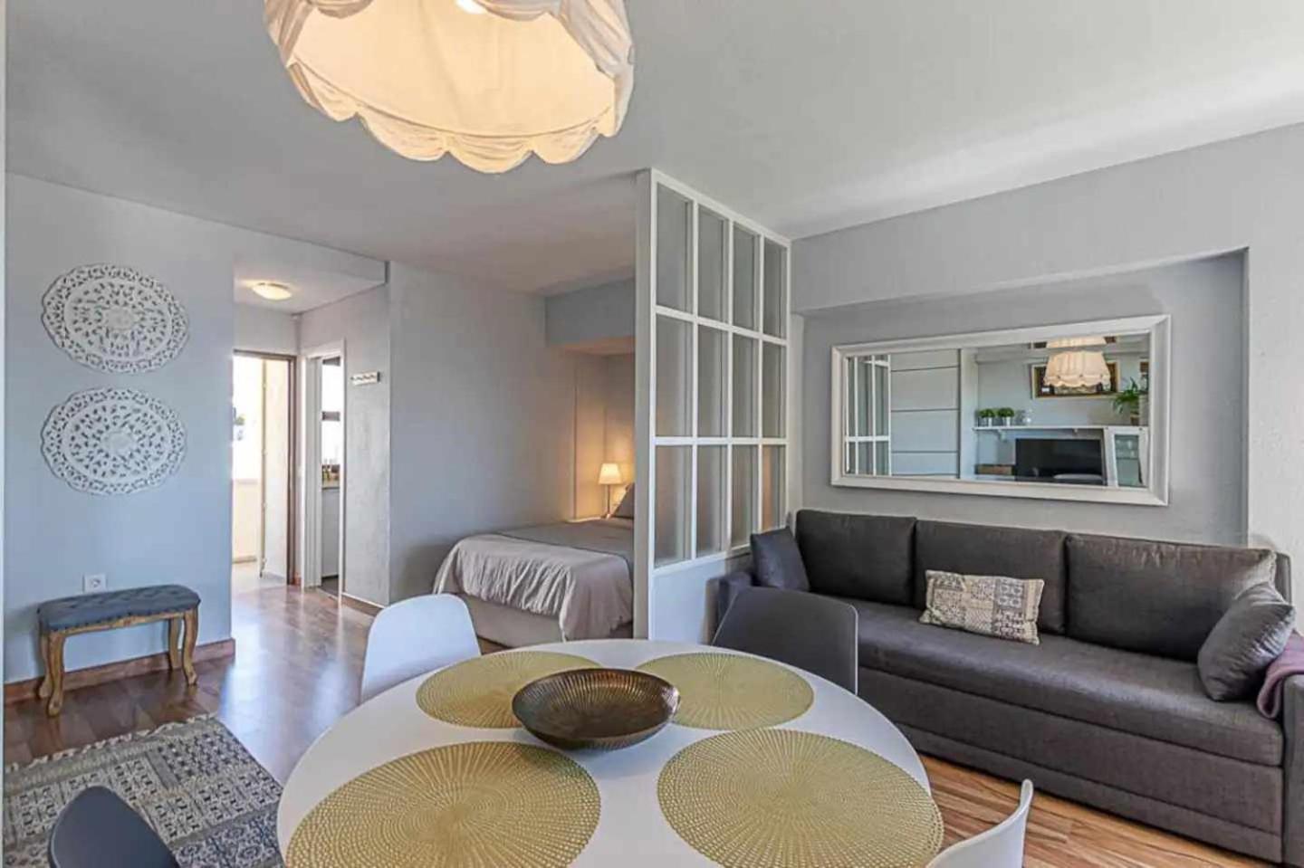 Encantador Apartamento En Primera Linea De Playa Бенальмадена Экстерьер фото