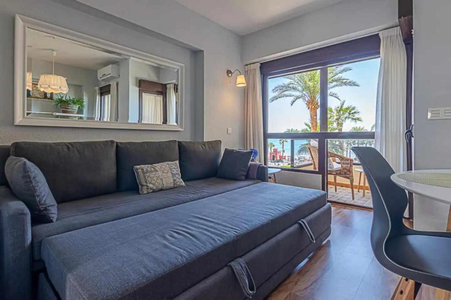 Encantador Apartamento En Primera Linea De Playa Бенальмадена Экстерьер фото